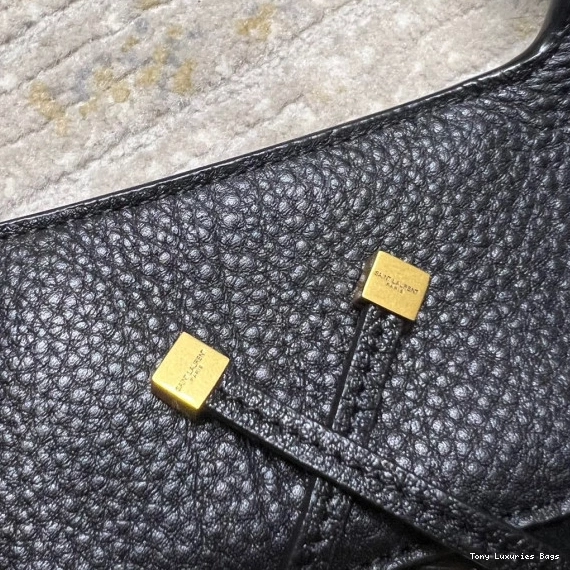 Tony Luxuries 5 LE 7 YSL À BEA 0812